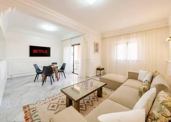 Luxury Place M Avenue